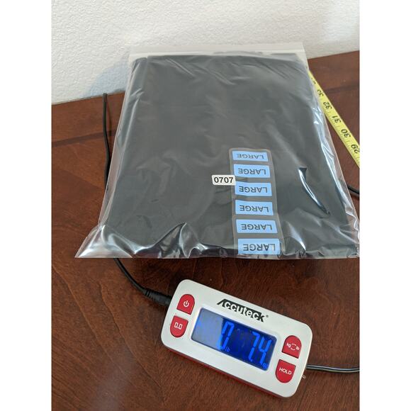 Levi's TShirt Men's Large Black Distressed Logo Short Sleeve Crew Neck Staple - Picture 6 of 7